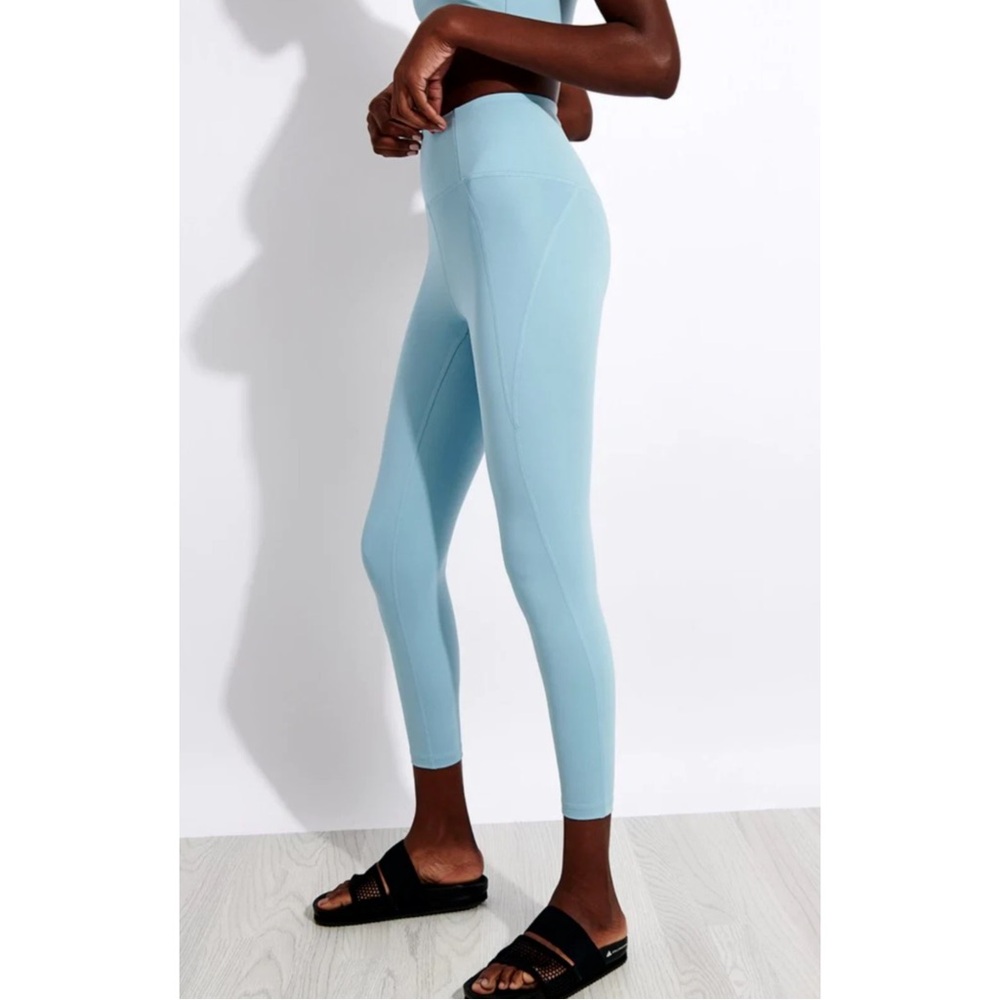 GIRLFRIEND COLLECTIVE | High Waist Compressive 7/8 Leggings in Sky Blue, Small
